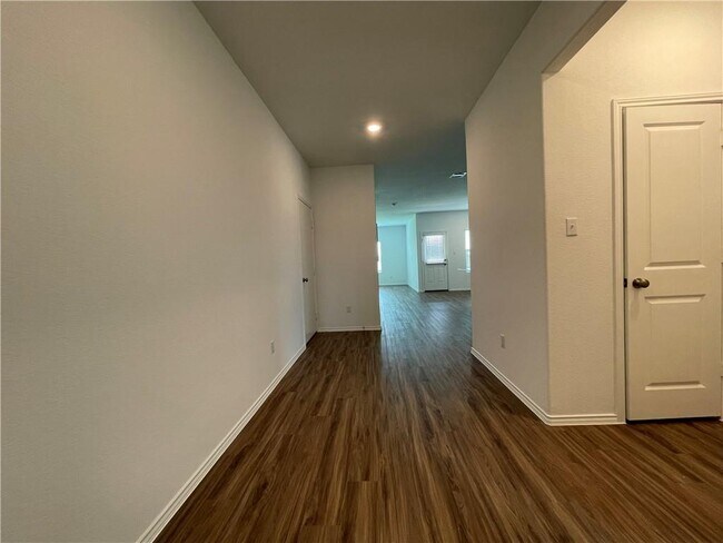 Foto del edificio - 503 Chickasaw Ln