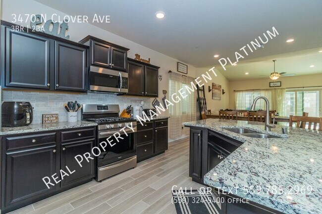 Building Photo - $2,300 New Reduced Price, $500 Move In Bon...