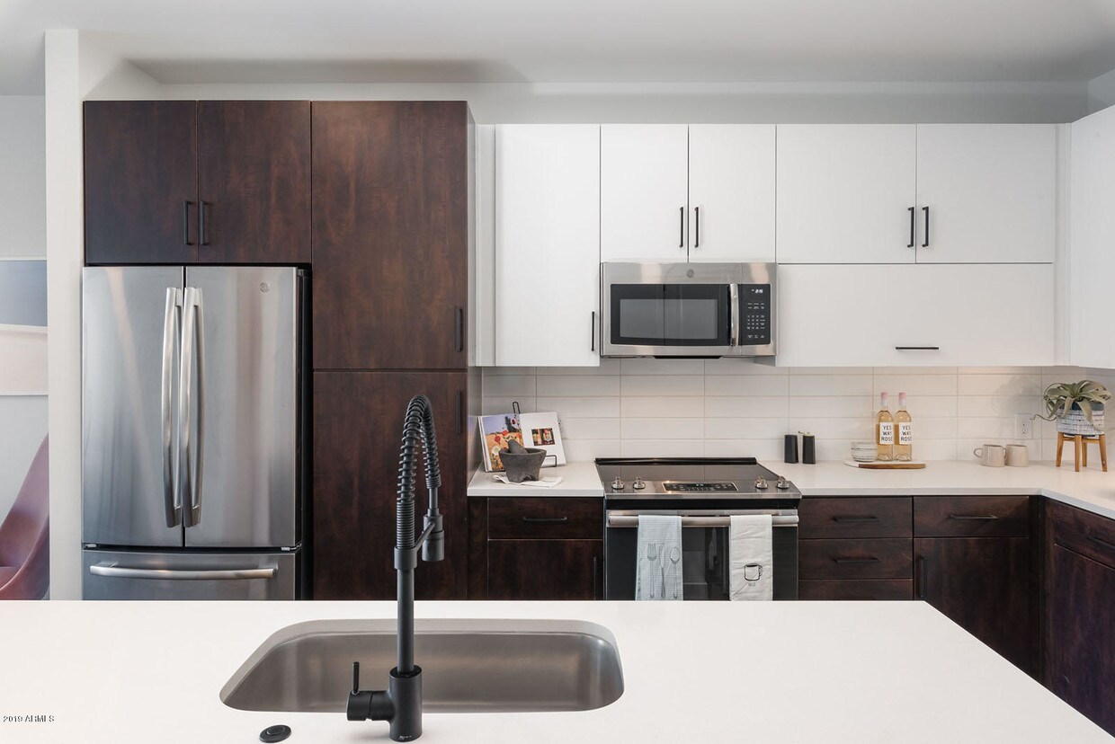 Foto principal - 701 W Rio Salado Pkwy