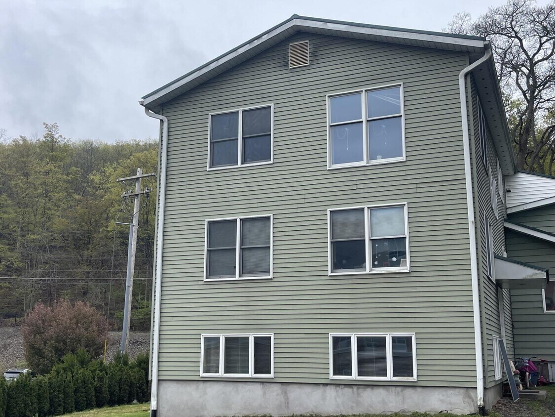 654 Spencer Rd Unit 2, Ithaca, NY 14850 Apartment for Rent in Ithaca