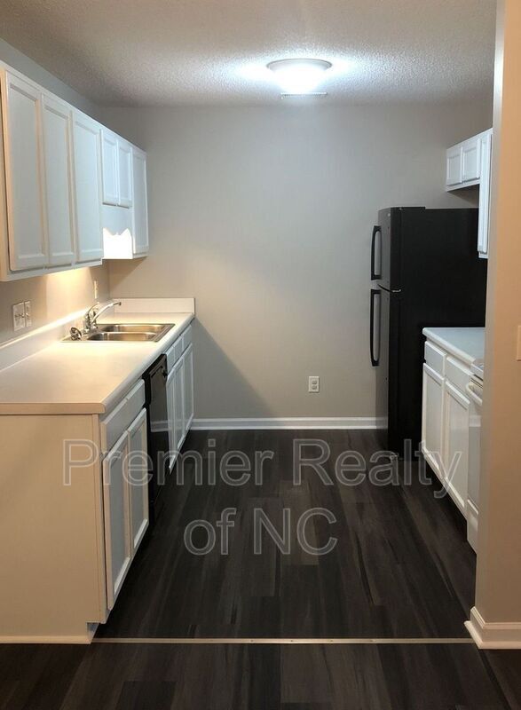 Building Photo - 2636 Guyer St