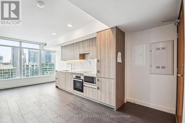 Building Photo - 1 Concord Cityplace Wy