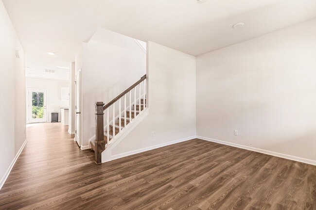 Building Photo - Spacious 4-Bedroom Gem with 2.5 Baths –2216 Sussex Road in York, SC with Clover Schools!