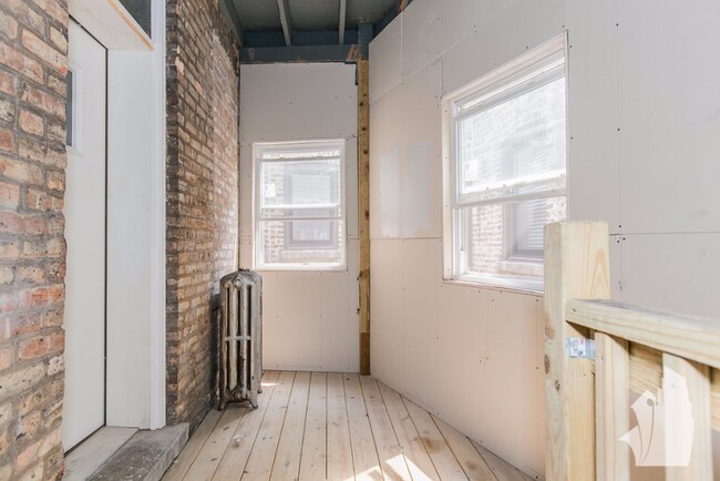 Building Photo - 5140 N Leavitt St