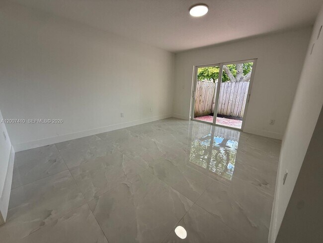 Foto del edificio - 10058 SW 156th Ct