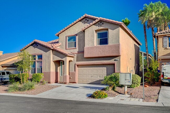 Building Photo - Stunning 4 Bed 2.5 Bath!