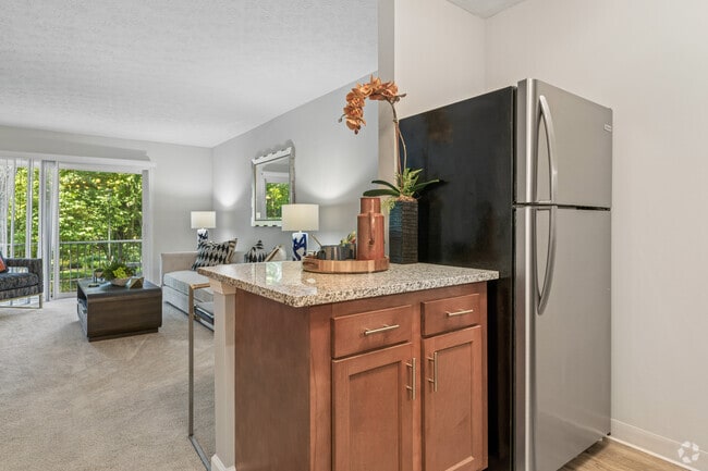 1BR, 1BA - 750SF - Kitchen - Worthington Gardens Apartments