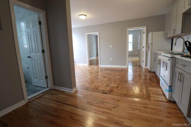 Foto del edificio - 4432 Edson Ave