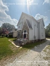 Building Photo - 1588 S Green Rd