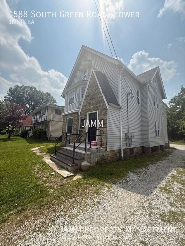 Primary Photo - 1588 S Green Rd
