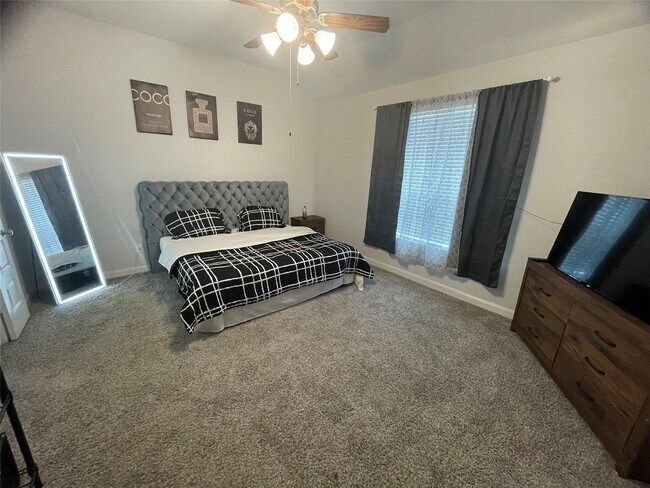 Foto del edificio - 1991 Shim Ball Wy