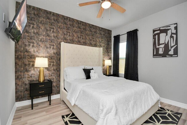 Foto del edificio - 7823 Gladstone St