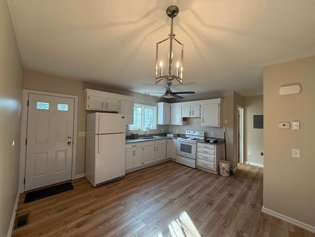 Building Photo - 230 Beacon St