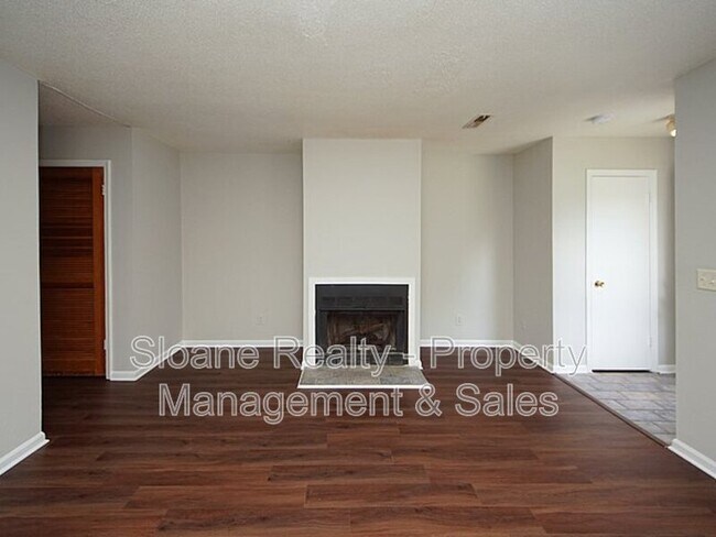 Building Photo - 204A Miami St