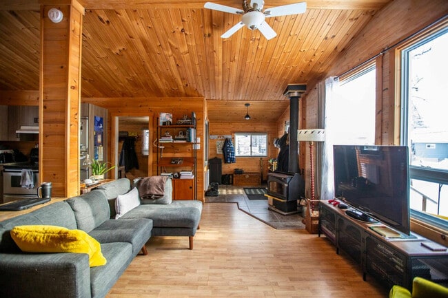 Building Photo - 943 Chem. Kennedy