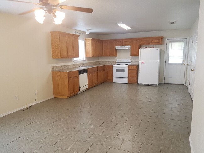 Foto del edificio - Nice Duplex for Lease In Weatherford