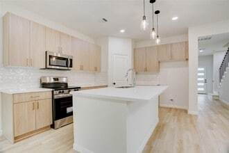 Building Photo - 8314 Williamsdell St