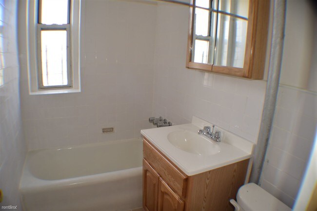 Building Photo - 3032 33rd St