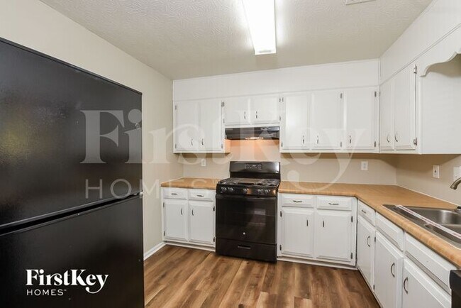 Foto del edificio - 3292 Mixon Way