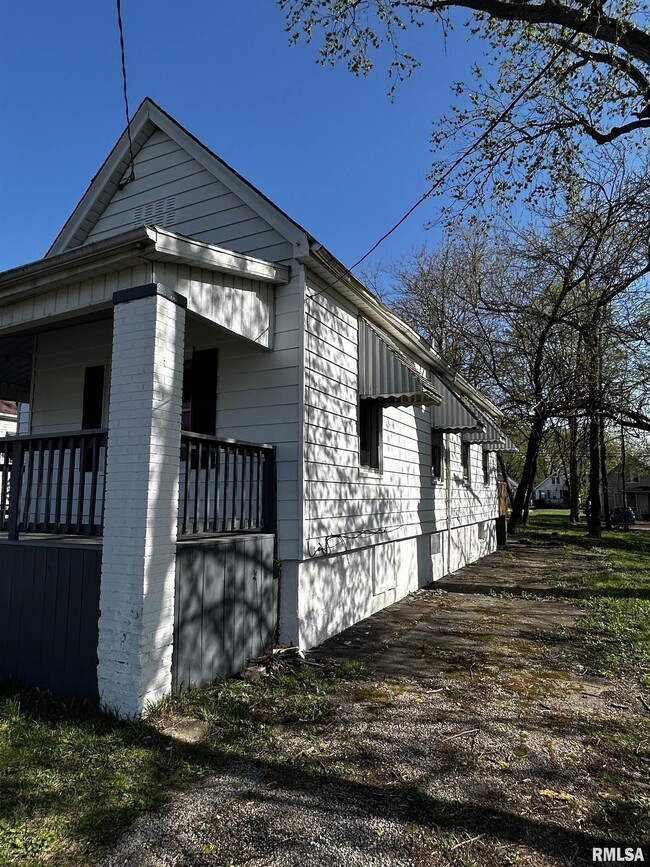 Foto del edificio - 816 W Virginia Ave