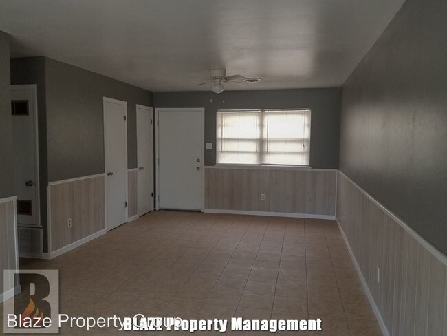 Building Photo - 3 br, 1.5 bath House - 3112 Orange St