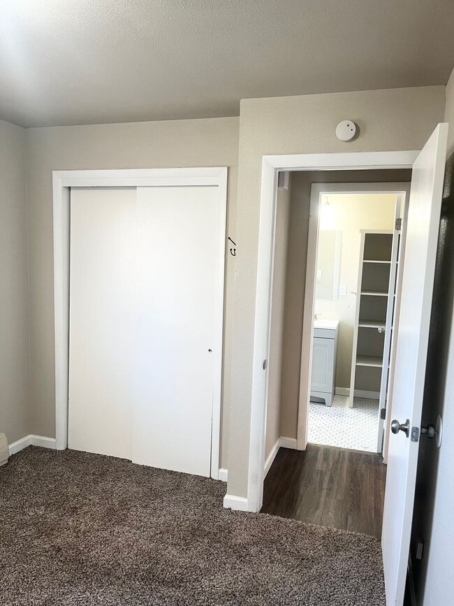 Building Photo - Beautifully renovated one bedroom on the W...