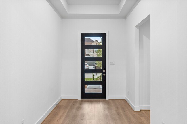 Foto del edificio - 26915 Longwood Ledge Ln