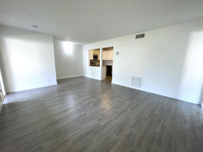 Foto del edificio - 4999 Sable Pine Cir