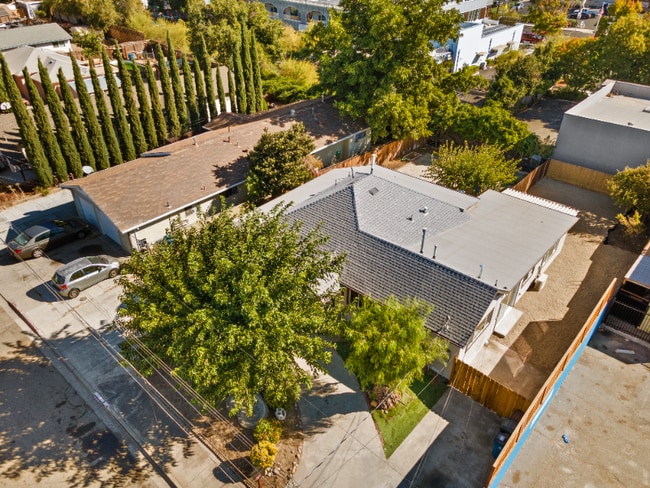 Building Photo - 1709 Noia Ave