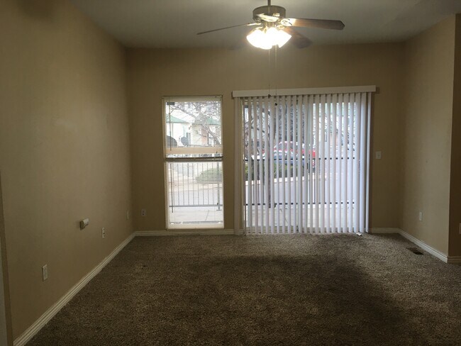 Living Room - 2002 Legacy Ridge Vw