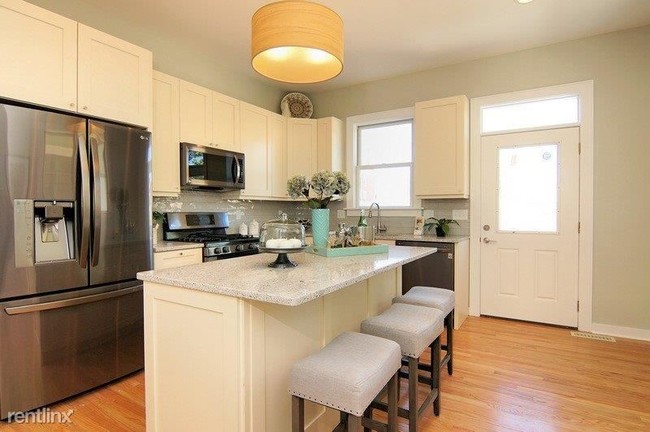 Building Photo - 3 br, 2.5 bath Townhome - 1608 Cooper