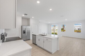 Building Photo - 587 Salisbury Cir