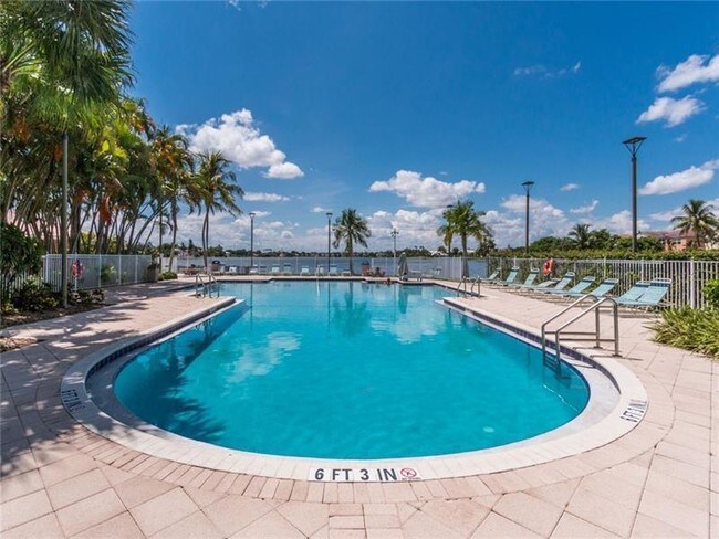 Foto del edificio - 6231 Island Way