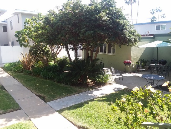 Foto del edificio - 5308 E Anaheim Rd