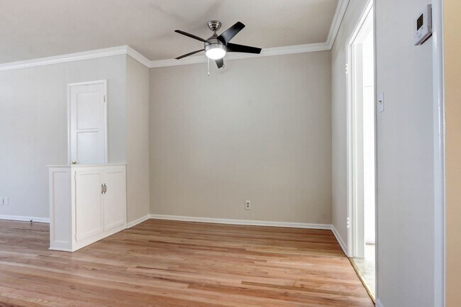 Foto del edificio - 3144-3152 S. Barrington Ave in Mar Vista - Has a Pool!