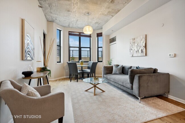 Building Photo - 1464 S Michigan Ave