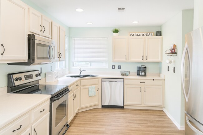 Building Photo - Stunning 5-Bedroom Home in the Heart of Pa...
