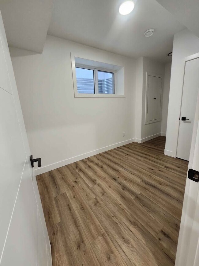 Building Photo - 8719 77 Ave NW