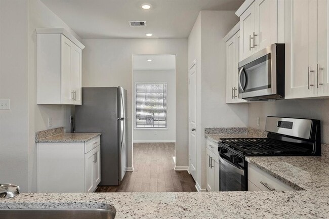 Building Photo - 10406 Red Cardinal Dr