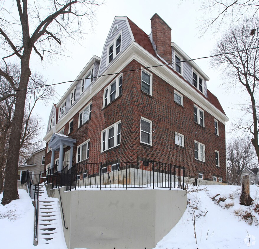 Building Photo - 509 S Beech St