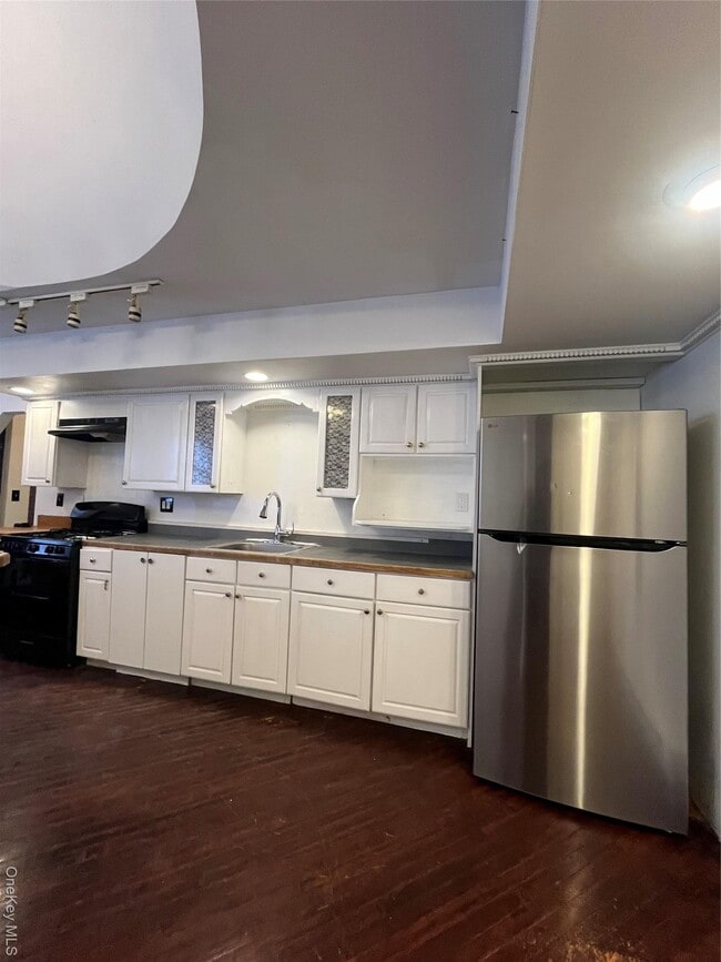 Foto del edificio - 22 E Main St