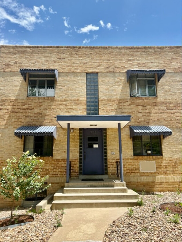 Primary Photo - 794 Glencoe St