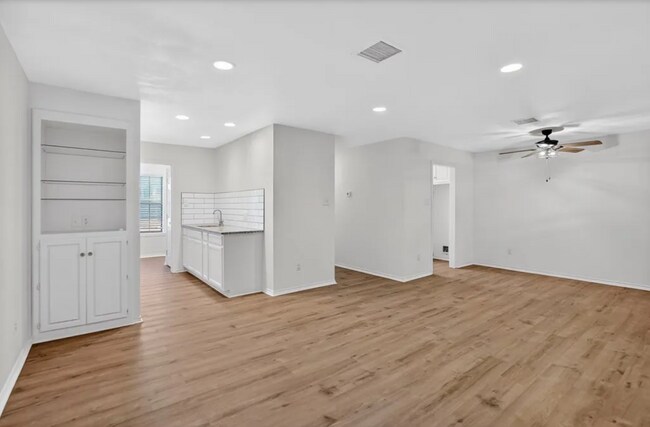 Foto del edificio - 3220 Preston Dr