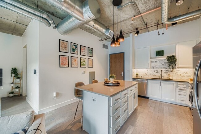 Photo - Exquisite Peloton Studio w/ Large Balcony - All the Amenities House