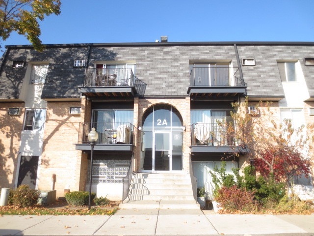 Primary Photo - 2 E Dundee Quarter Dr