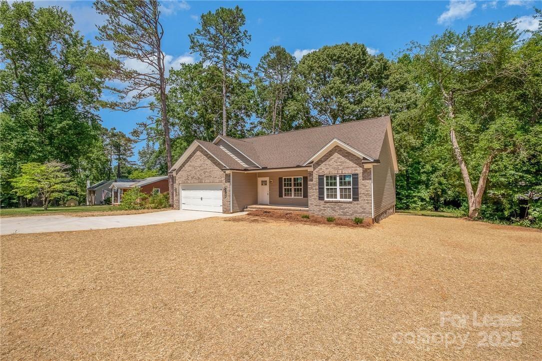 Primary Photo - 324 N Milford Dr