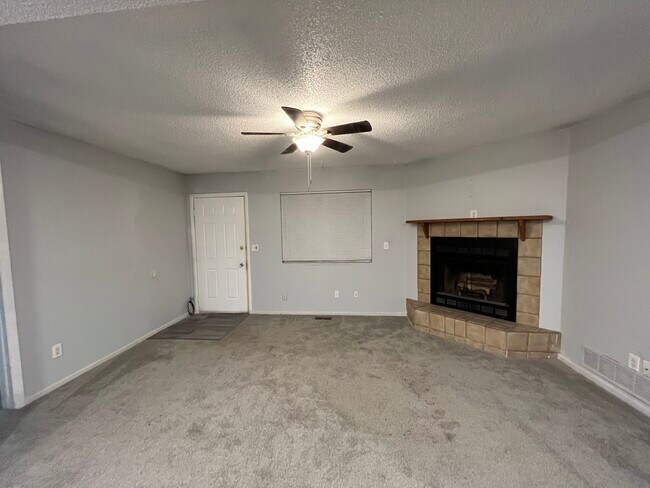 Building Photo - 2524 Glen View Ave