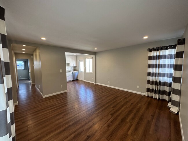 Building Photo - 4656 Bayard St