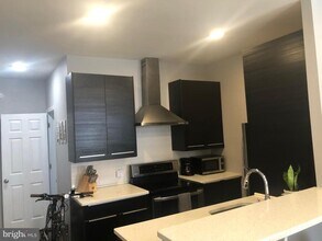 Building Photo - 349 Dickinson St Building Photo - 349 Dickinson St