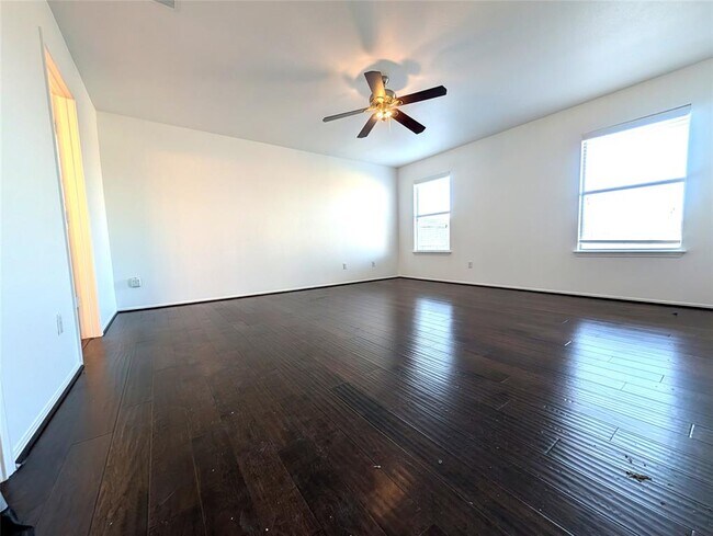 Building Photo - 5521 Adair Dr